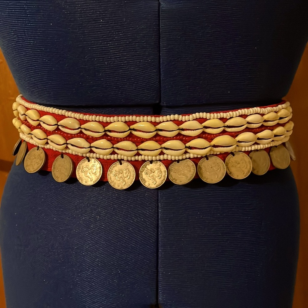 Vintage Burmese unique Belt w/layers of shells & 24 Burmese 25 pyas coins (mlb)